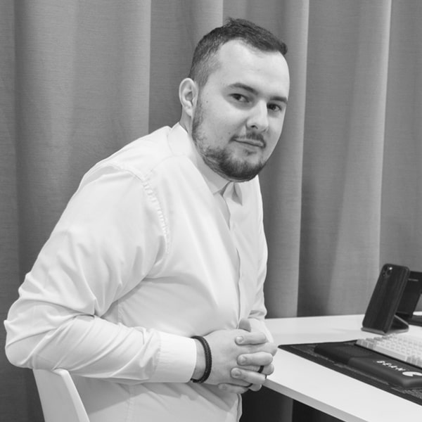 Adreatik Dedej - Software e Web Developer di Invisiblefarm
