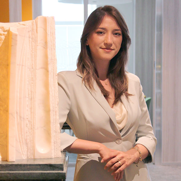 Aysima Akkurt - team Invisiblefarm