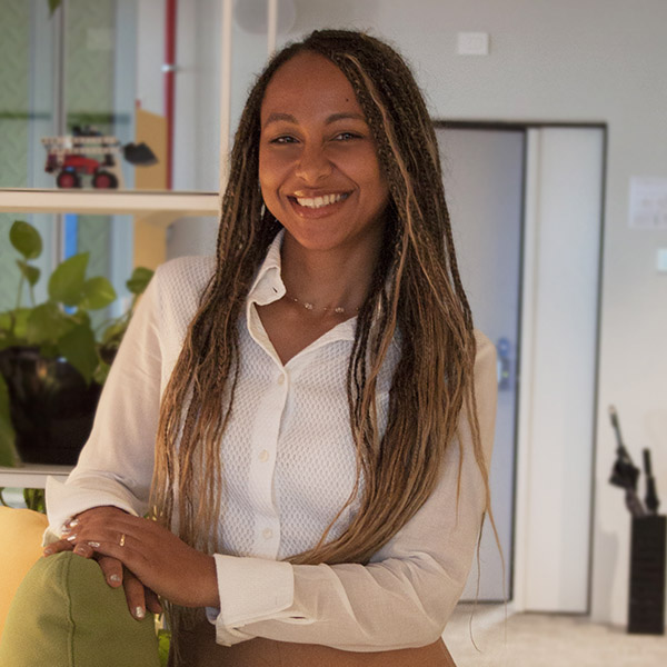 Stella Omenego - team Invisiblefarm